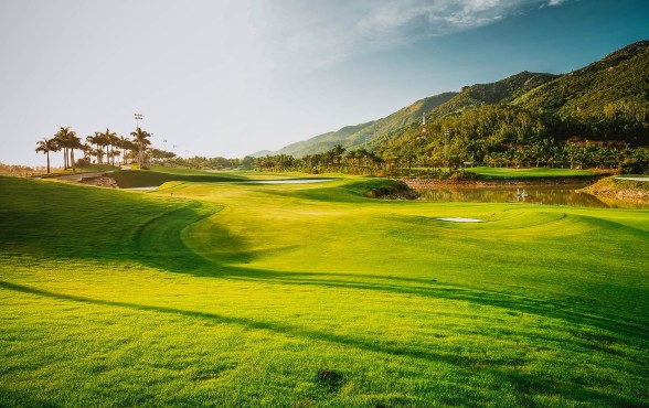 Diamond Bay Golf & Villas