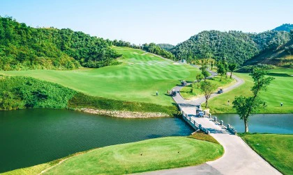Đánh Giá Sân Golf Hilltop Valley Golf Club